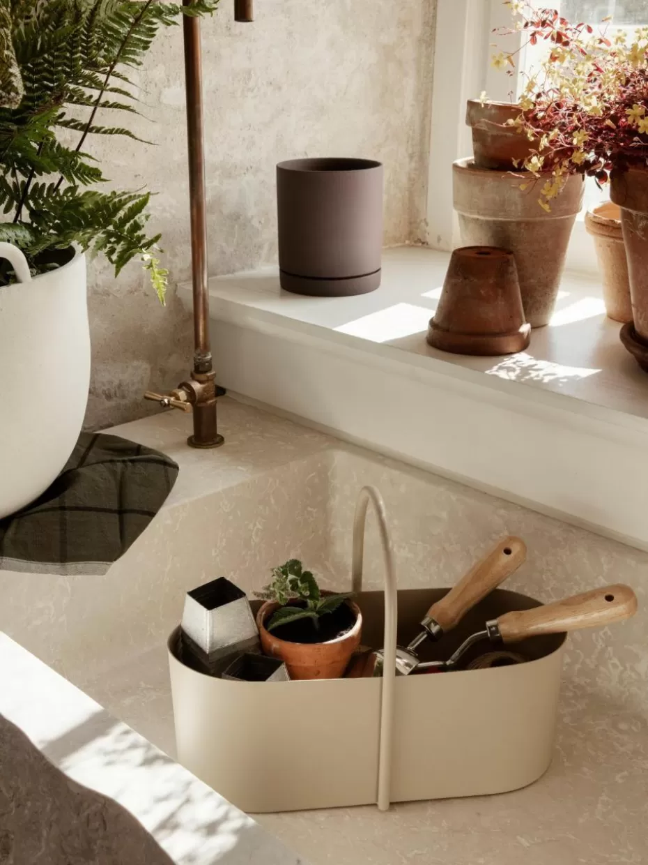 Boxen-ferm LIVING Aufbewahrungsbox Grib aus Metall Hellbeige