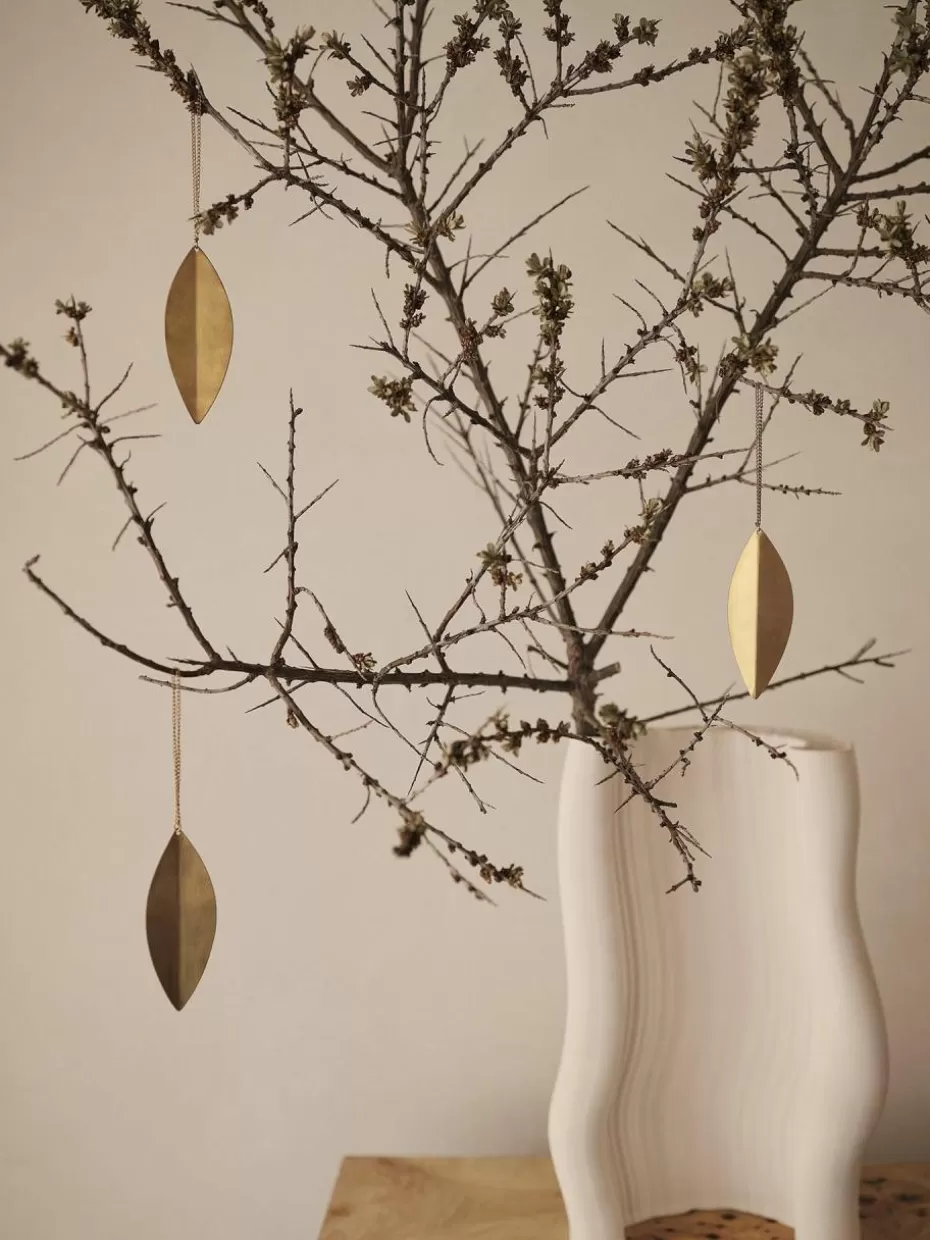 Weihnachtskugeln & Baumanhänger | Romantische Details-ferm LIVING Baumanhänger Leaf aus Messing, 4 Stück