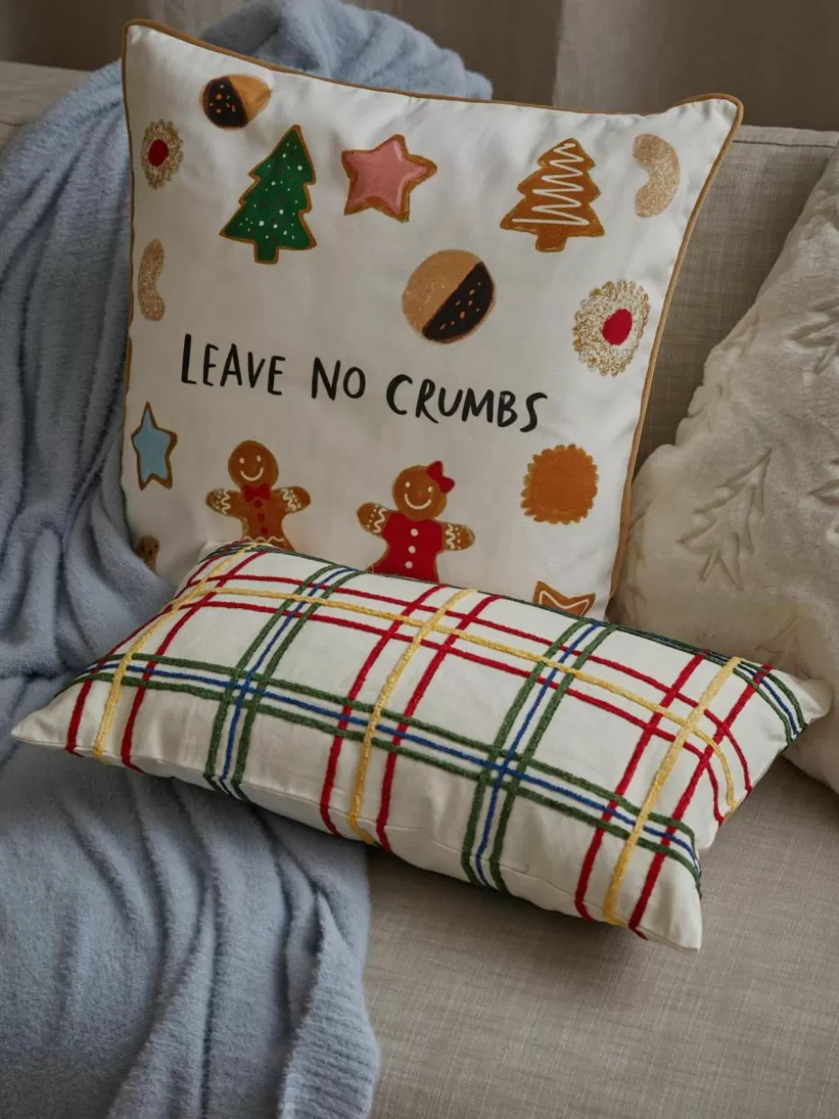 Weihnachtskissen | Family Holidays-Westwing Collection Baumwoll-Kissenhülle Noja mit Chenille-Karomuster Off White, Bunt