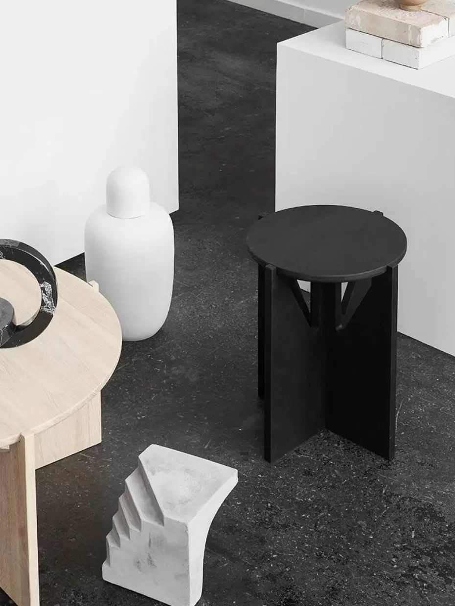 Flur Hocker | Hocker-Kristina Dam Beistelltisch Future aus Eichenholz Schwarz