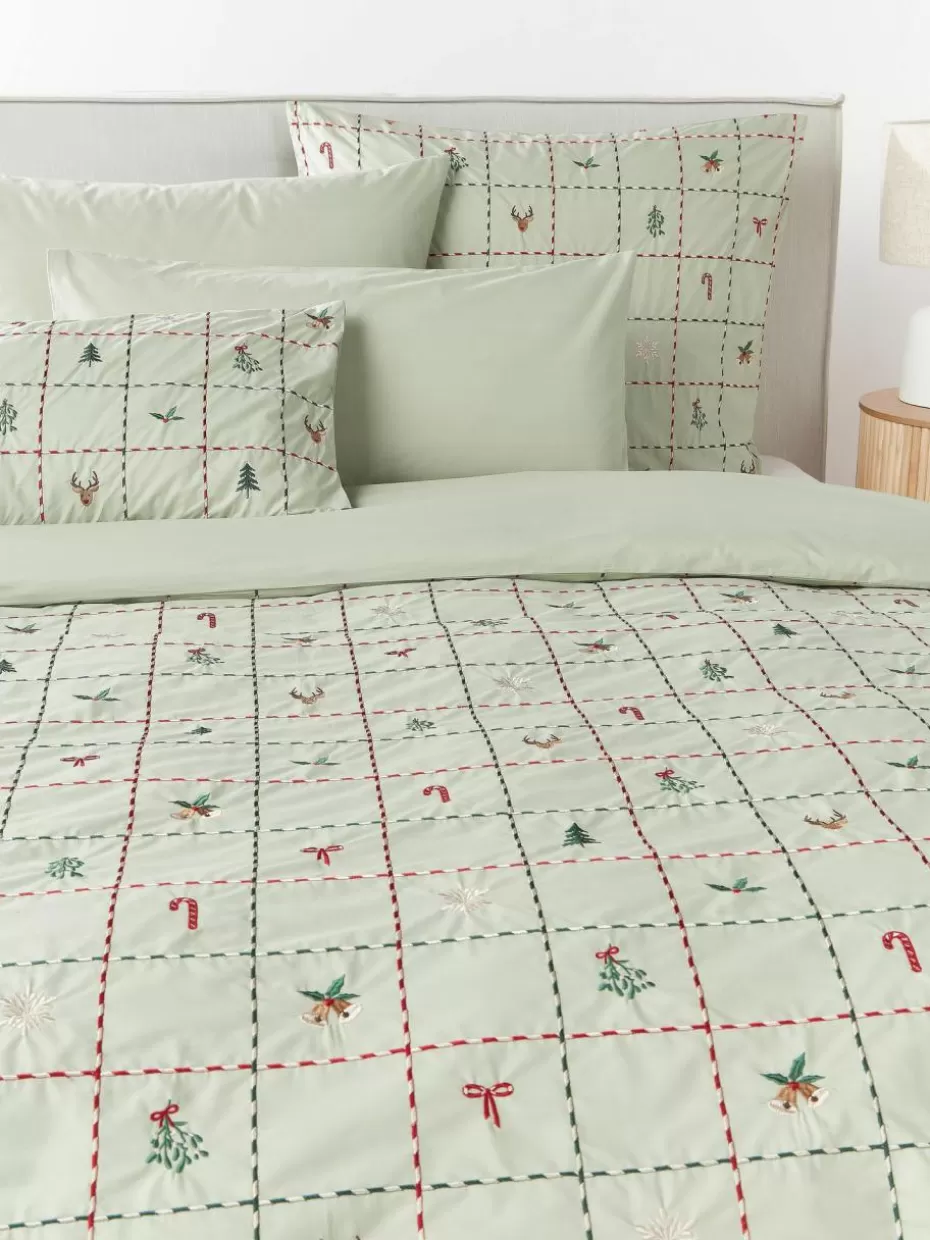Weihnachtsbettwäsche | Bettwäsche-Westwing Collection Bestickter Baumwollperkal-Bettdeckenbezug Rudy mit Weihnachtsmotiven Salbeigrün, Mehrfarbig