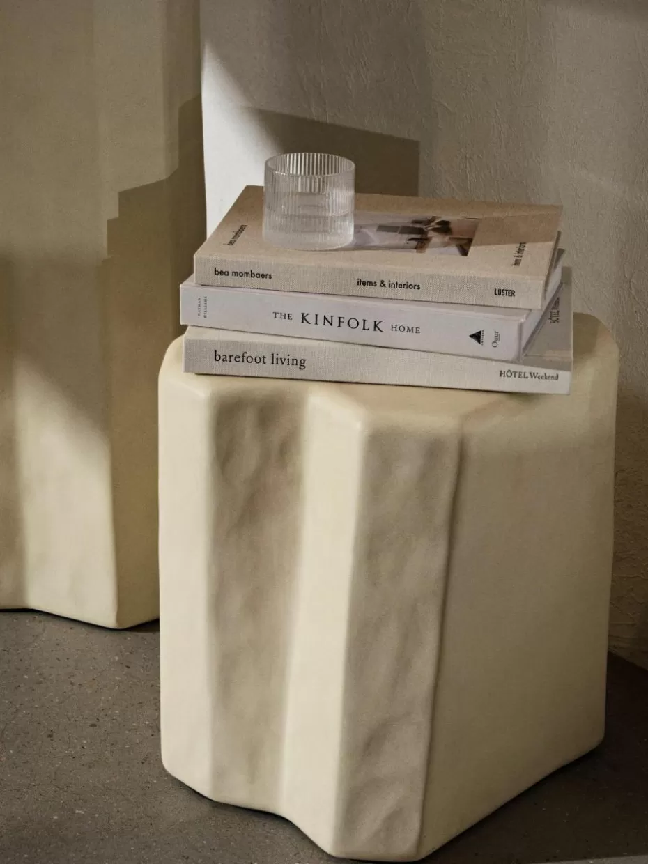 Hocker-ferm LIVING Beton-Sitzhocker Staffa in organischer Form