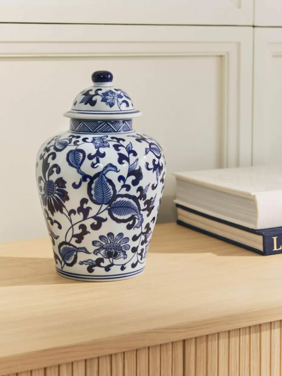 Romantische Details | Vasen-Westwing Deckelvase Annabelle aus Porzellan, H 26 cm