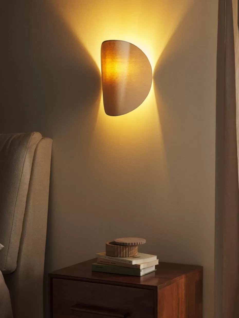 Up- & Downlights-Westwing Collection Design-Wandleuchte Kenzie aus Leinen