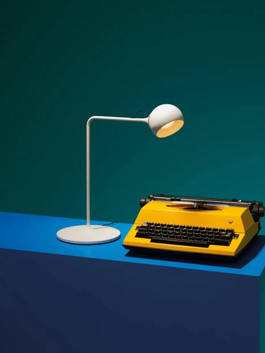 Schreibtischlampen-Artemide Dimmbare verstellbare LED-Schreibtischlampe Ixa Greige