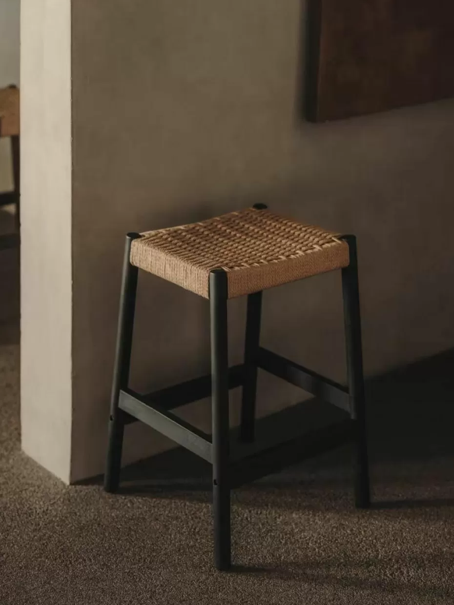 Barhocker-Westwing Eichenholz-Thekenhocker Yalia mit geflochtener Sitzfläche Beige, Schwarz
