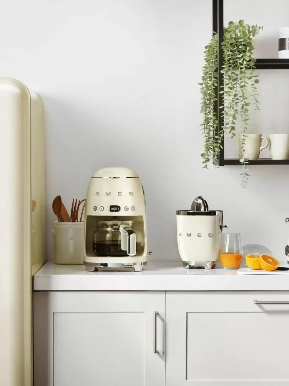 Kaffeemaschinen-Smeg Filterkaffeemaschine 50's Style Cremeweiß, glänzend