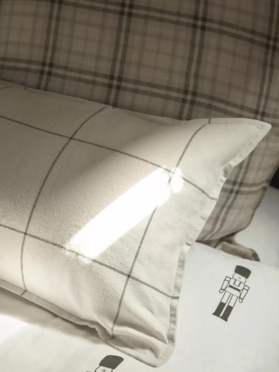 Weihnachtsbettwäsche | Bettwäsche-Westwing Collection Flanell-Wendebettdeckenbezug Noan mit Nussknackermotiv Nussknackermotiv Schwarz