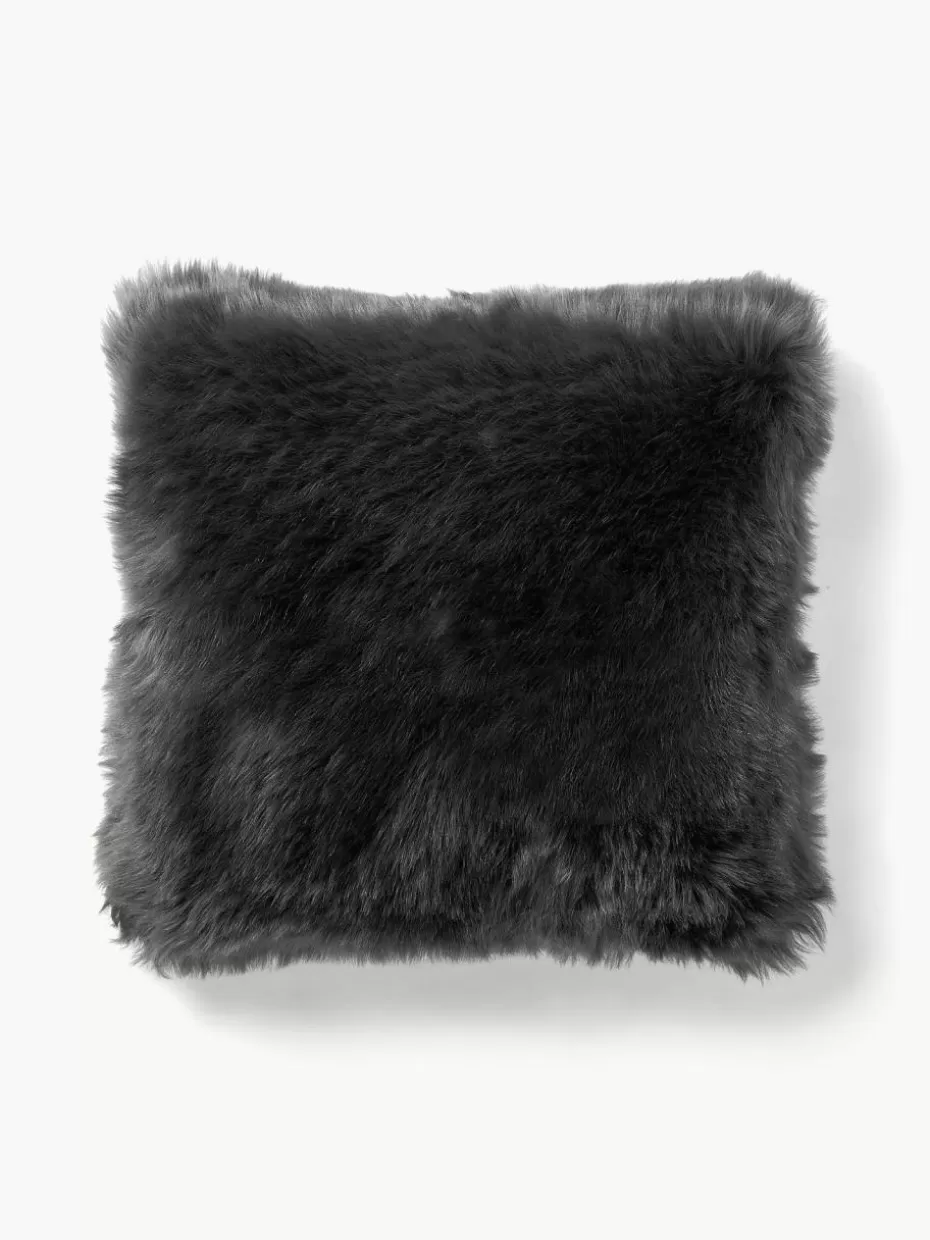 Weihnachtskissen | Dekokissen-Westwing Collection Flauschige Kunstfell-Kissenhülle Mathilde, glatt Anthrazit