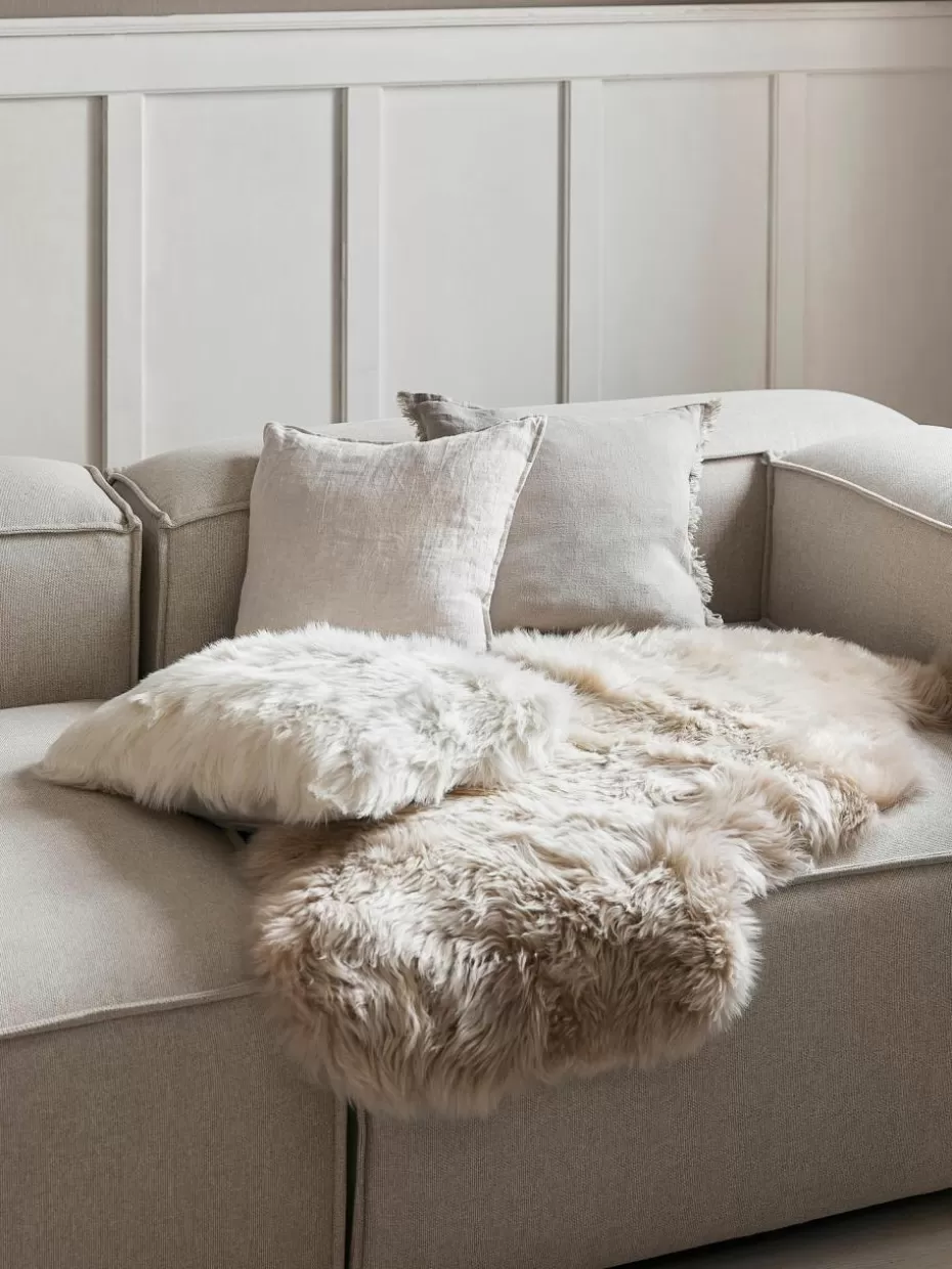 Weihnachtskissen | Dekokissen-Westwing Collection Flauschige Kunstfell-Kissenhülle Mathilde, glatt Off White