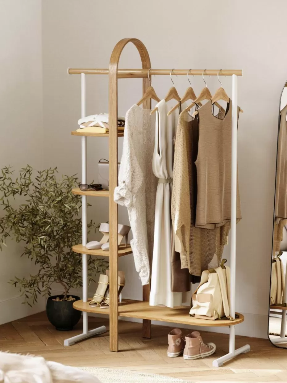 Garderoben-Umbra Garderobe Bellwood aus Eukalyptusholz mit Ablageflächen
