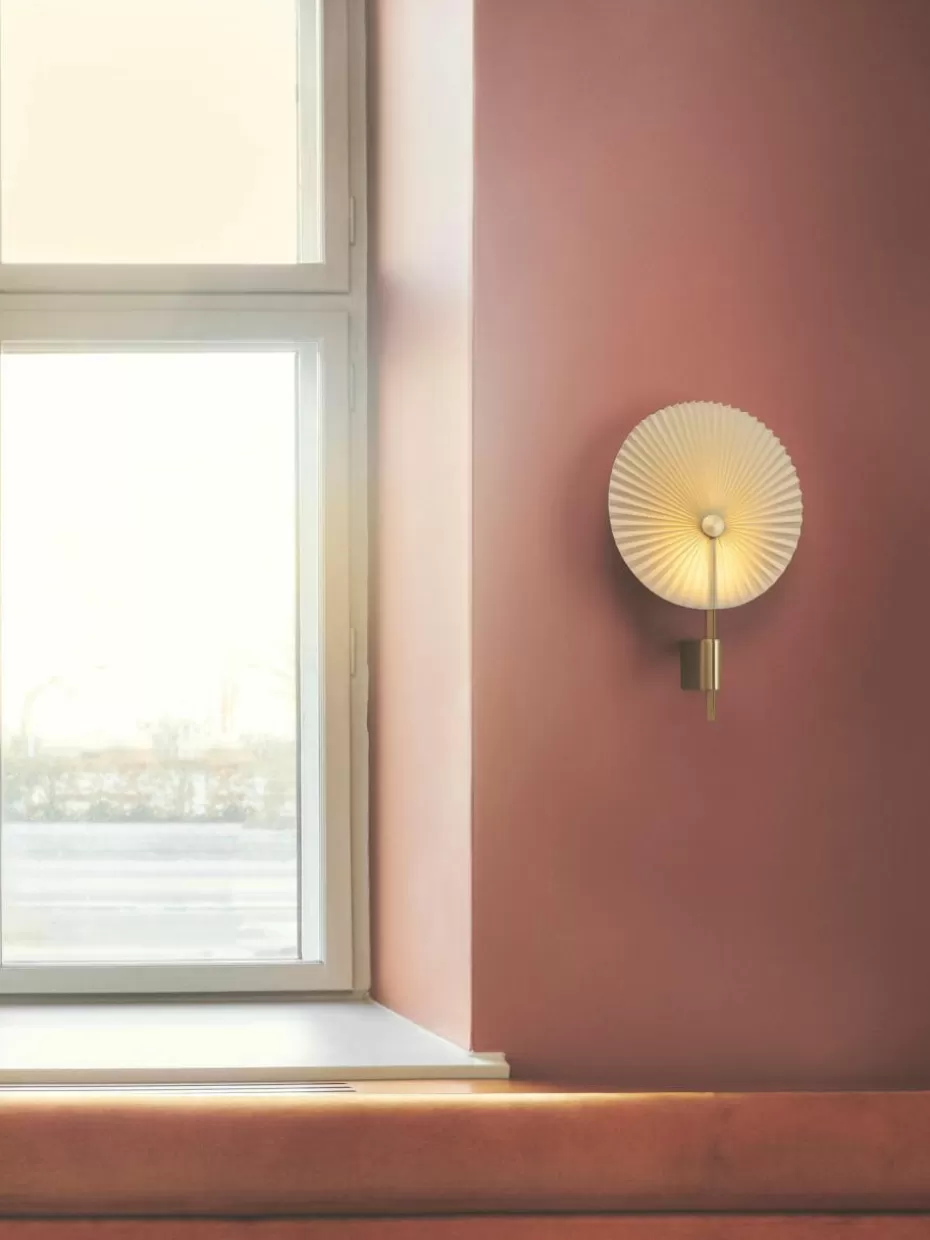 Led-Wandleuchten-Gejst Große dimmbare LED-Wandleuchte Liris Weiß, Goldfarben