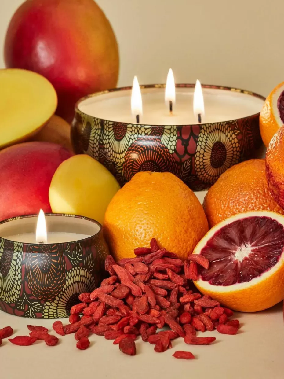 Duftkerzen-Voluspa Handgefertigte Dreidocht-Duftkerze Japonica Collection (Goji-Beere, Mango & Tarocco Orange) Goji-Beere, reife Mango & Tarocco Orange