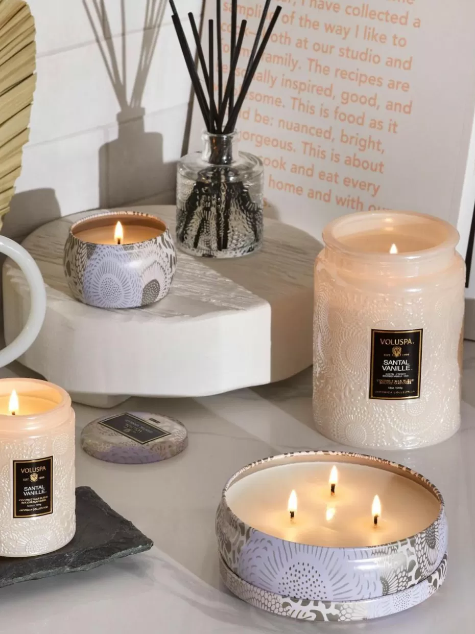 Duftkerzen-Voluspa Handgefertigte Dreidocht-Duftkerze Japonica Collection (Santal, Bourbon-Vanille & Oud) Santal, französische Bourbon-Vanille & Oud