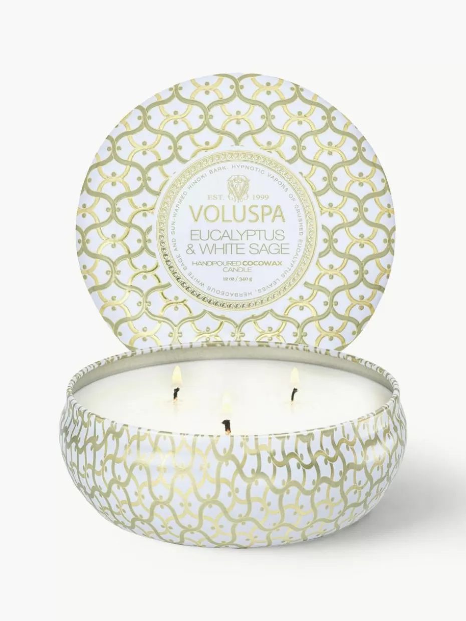 Romantische Details | Duftkerzen-Voluspa Handgefertigte Dreidocht-Duftkerze Maison Blanc (Eukalyptus, Kardamom, Salbei & Hinoki Rinde)