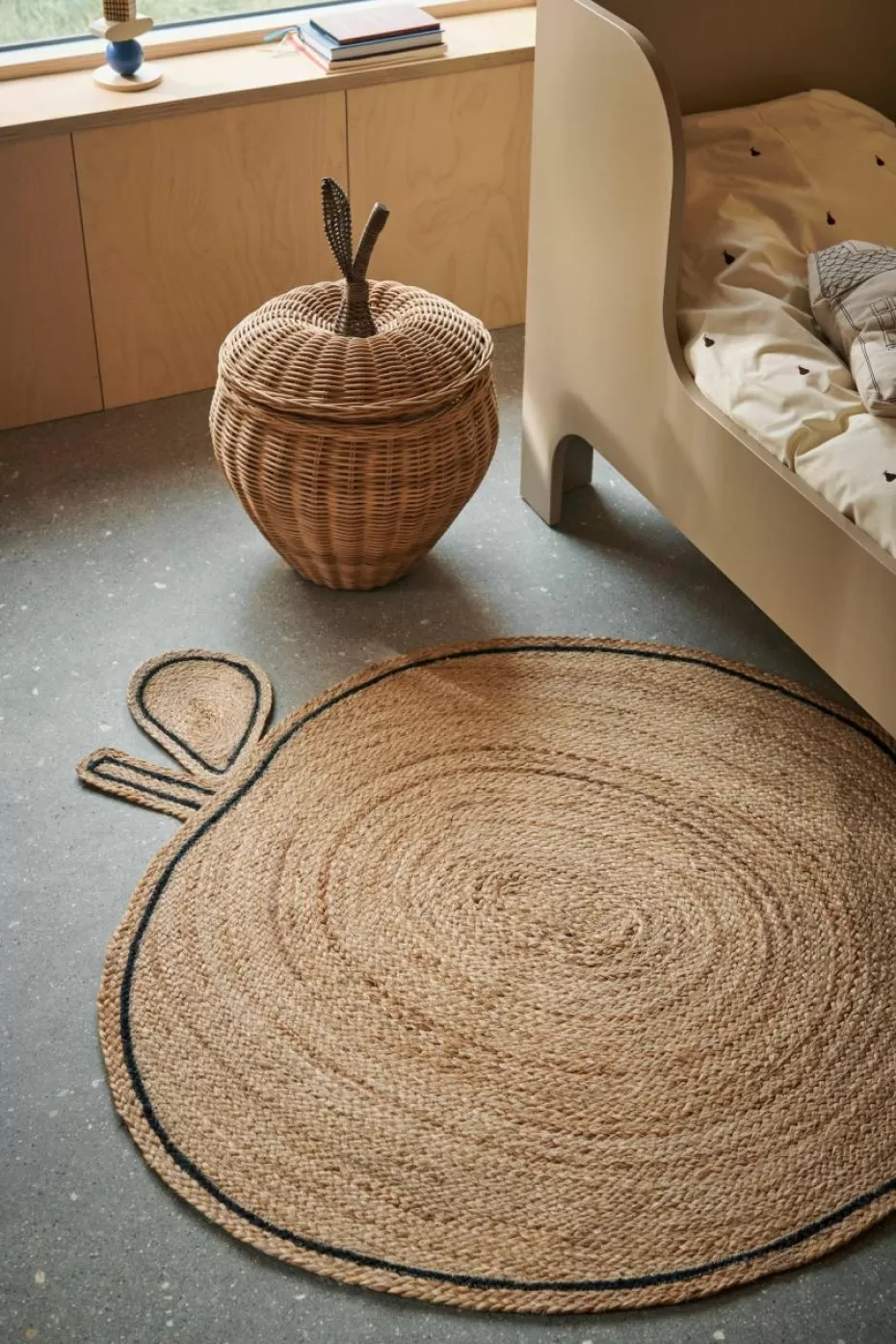 Aufbewahrung-ferm LIVING Kids Handgefertigter Aufbewahrungskorb Apple aus Rattan