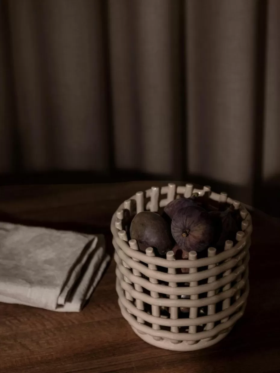 Körbe-ferm LIVING Handgefertigter Aufbewahrungskorb Nalan aus Keramik, H 15 cm Hellbeige