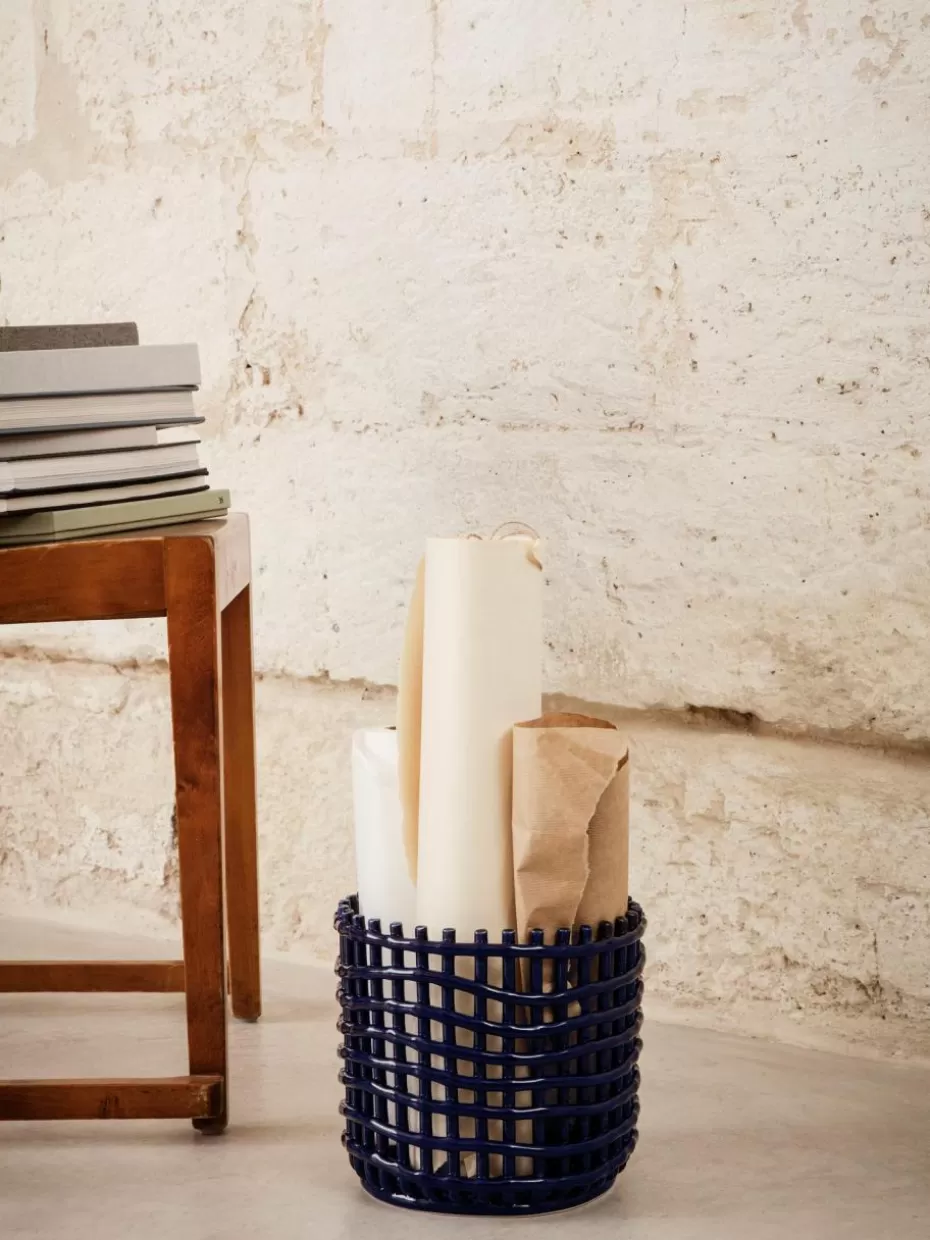 Körbe-ferm LIVING Handgefertigter Aufbewahrungskorb Nalan aus Keramik, H 21 cm Dunkelblau