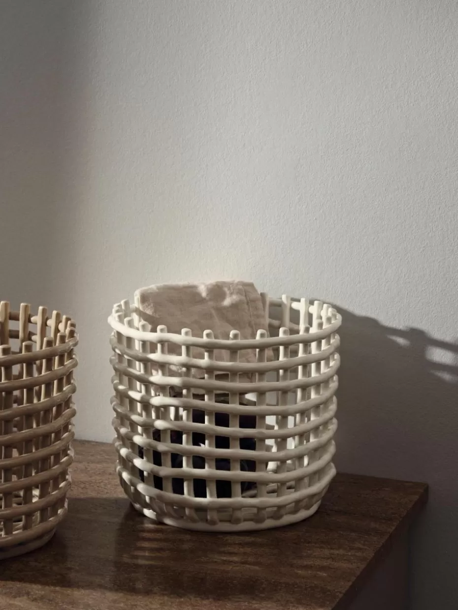 Körbe-ferm LIVING Handgefertigter Aufbewahrungskorb Nalan aus Keramik, H 21 cm Off White