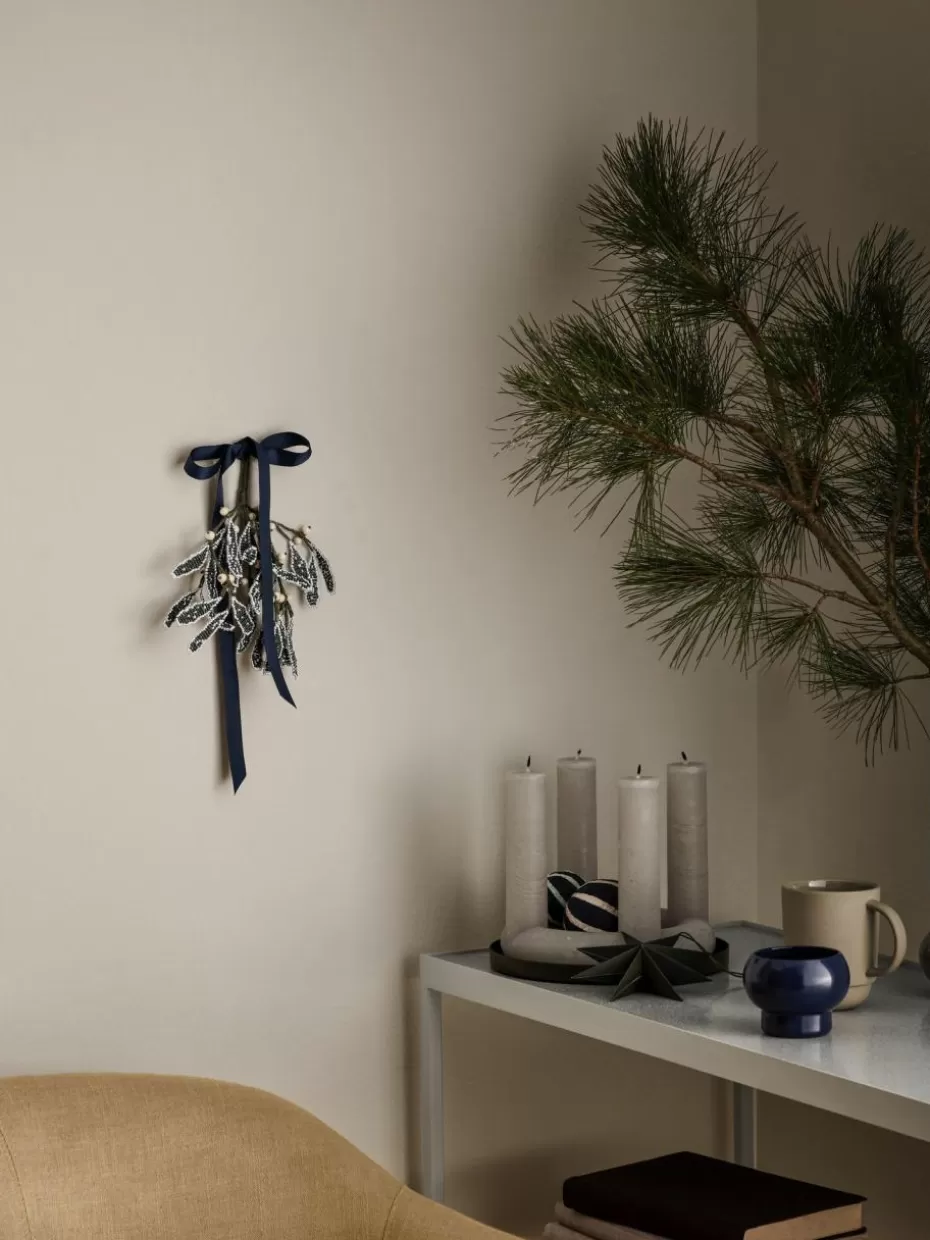 Weihnachtskugeln & Baumanhänger | Festliche Eleganz-Broste Copenhagen Handgefertigter Baumanhänger Mistletoe Weiß, Dunkelgrün, Braun