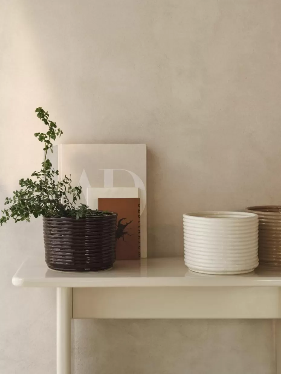 Blumentöpfe-ferm LIVING Handgefertigter Übertopf Corduroy Off White