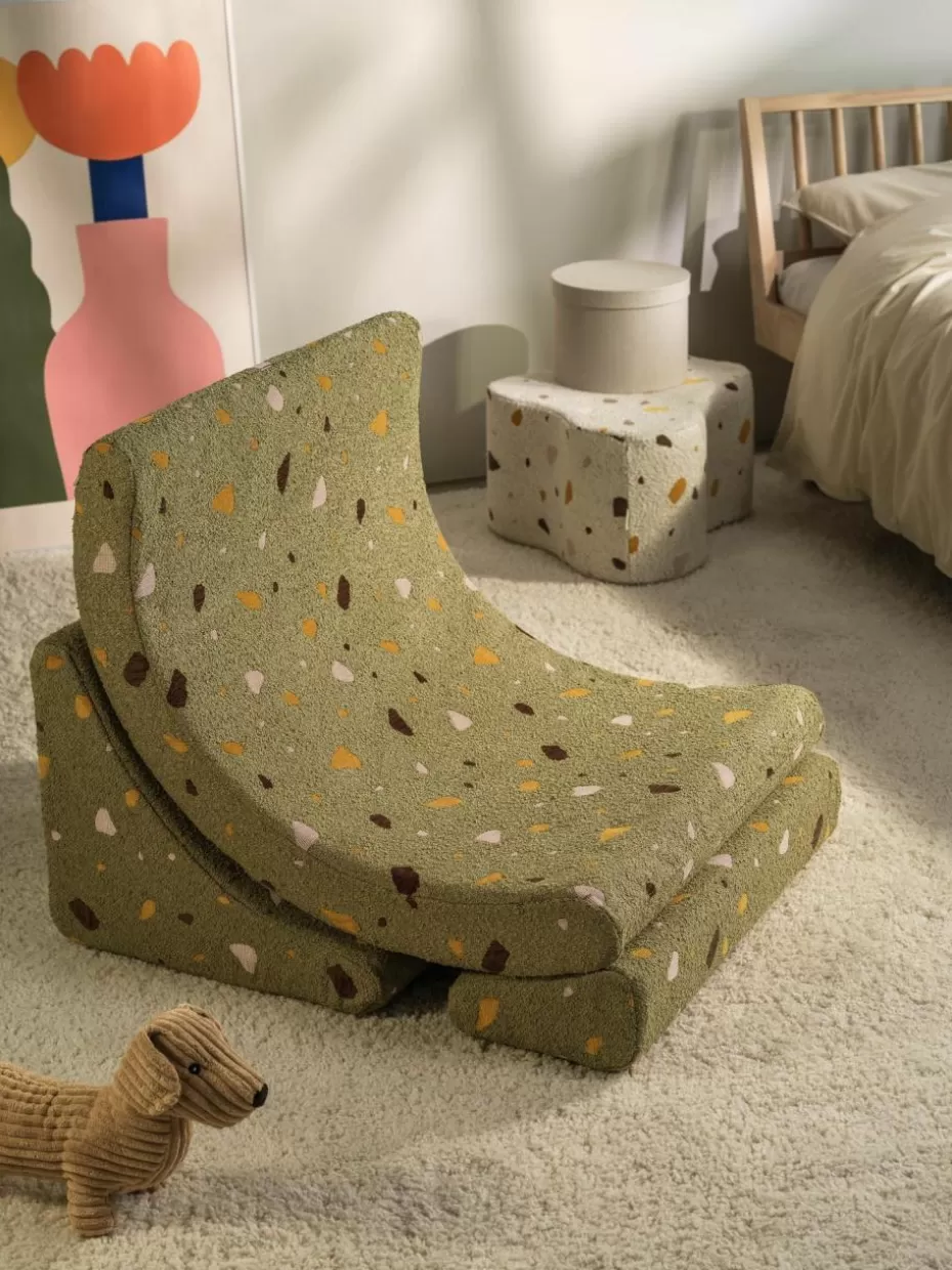 Sitzsäcke-Wigiwama Handgefertigter Bouclé-Kindersessel Moon Bouclé Olivgrün, Terrazzo-Optik