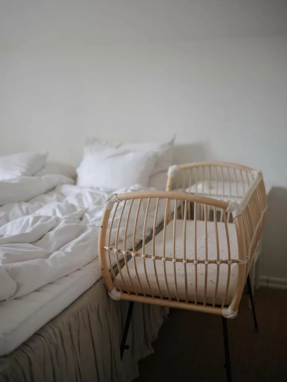 Babybetten-Bermbach Handgefertigtes Beistell-Babybett Martha aus Rattan, höhenverstellbar