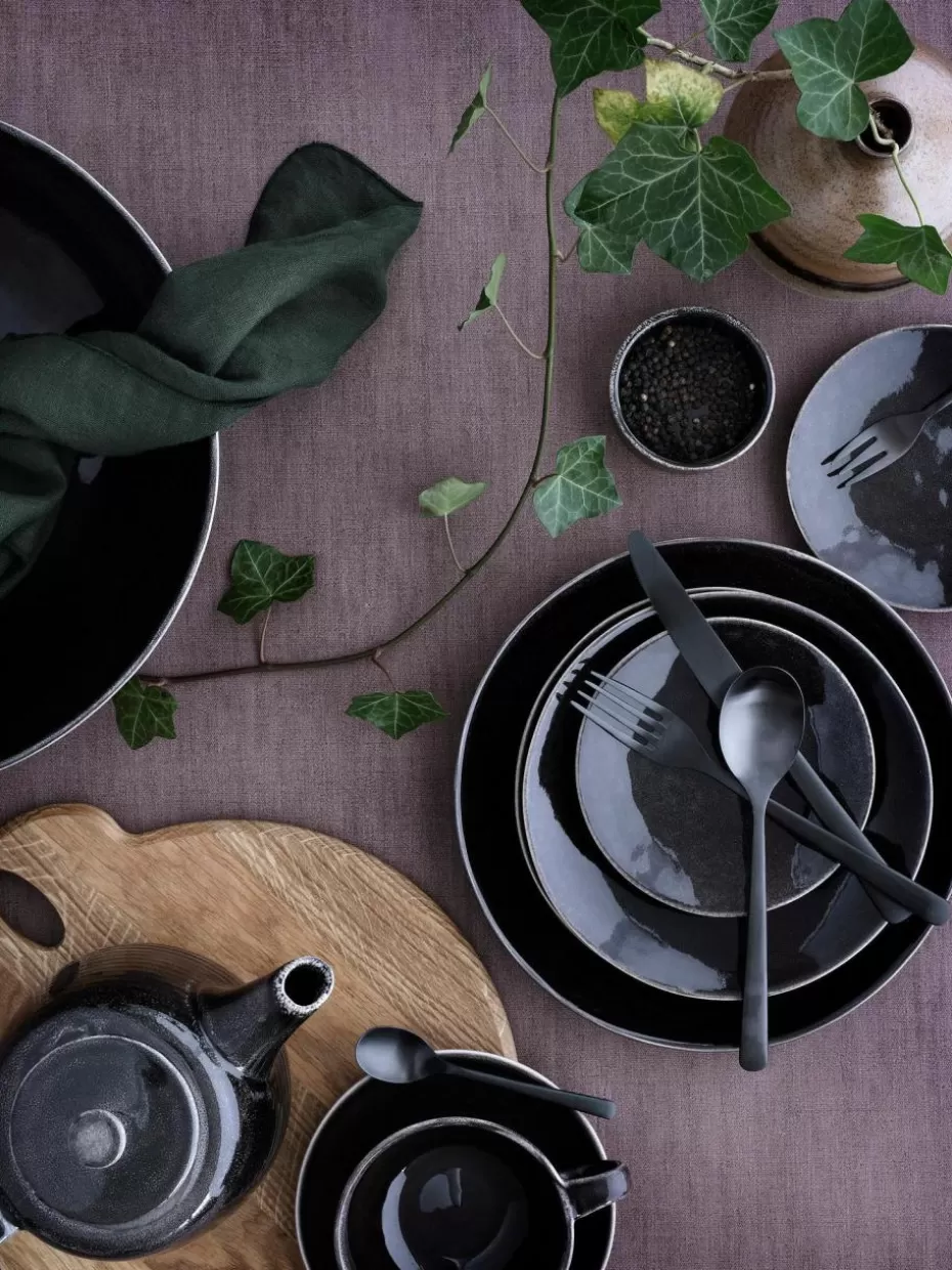 Tassen | Geschirrserien-Broste Copenhagen Handgemachte Teetasse Nordic Coal mit Untertasse Schwarz, gesprenkelt