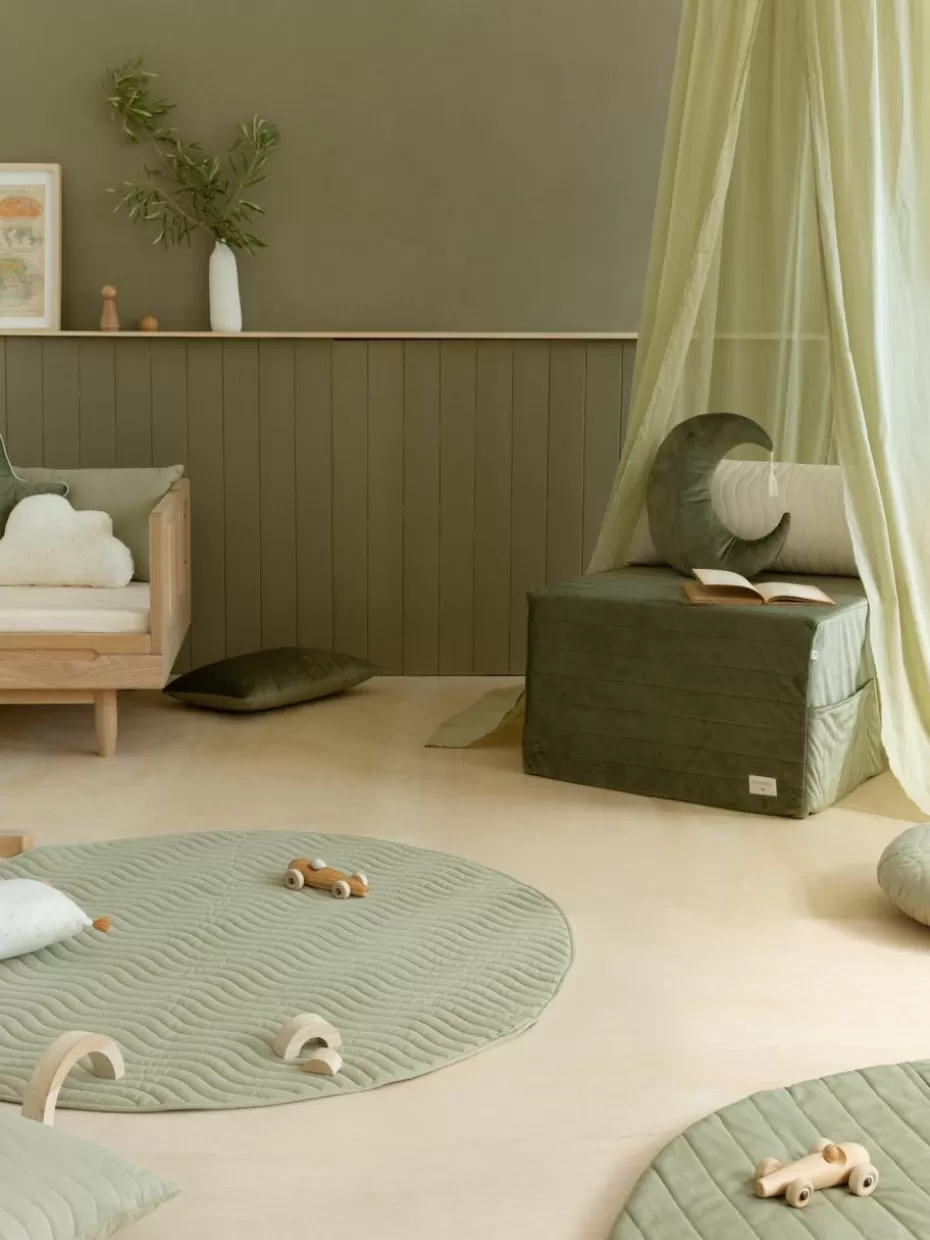 Sitzsäcke-Nobodinoz 3in1 Samt-Schlafmatratze, Sitzsack und Spieltisch Sleepover Olivgrün
