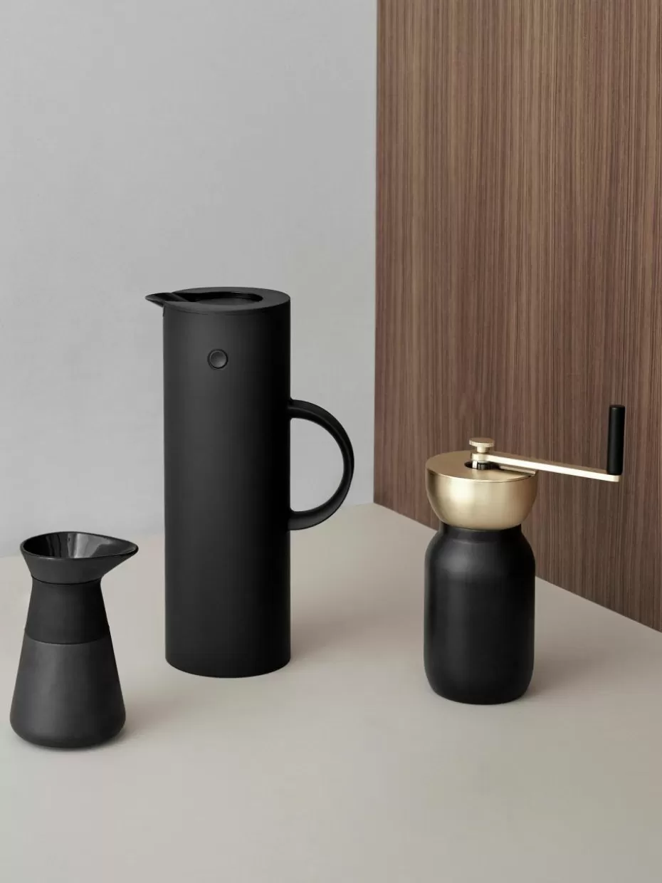 Kannen & Karaffen-Stelton Isolierkanne EM77, 1 L Schwarz, matt