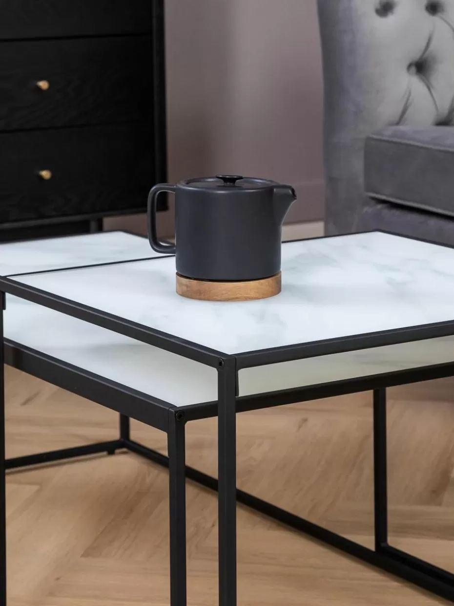 Kannen & Karaffen-Westwing Kleine Teekanne Nordika mit Akazienholzsockel, 700 ml Schwarz, matt, Dunkles Holz