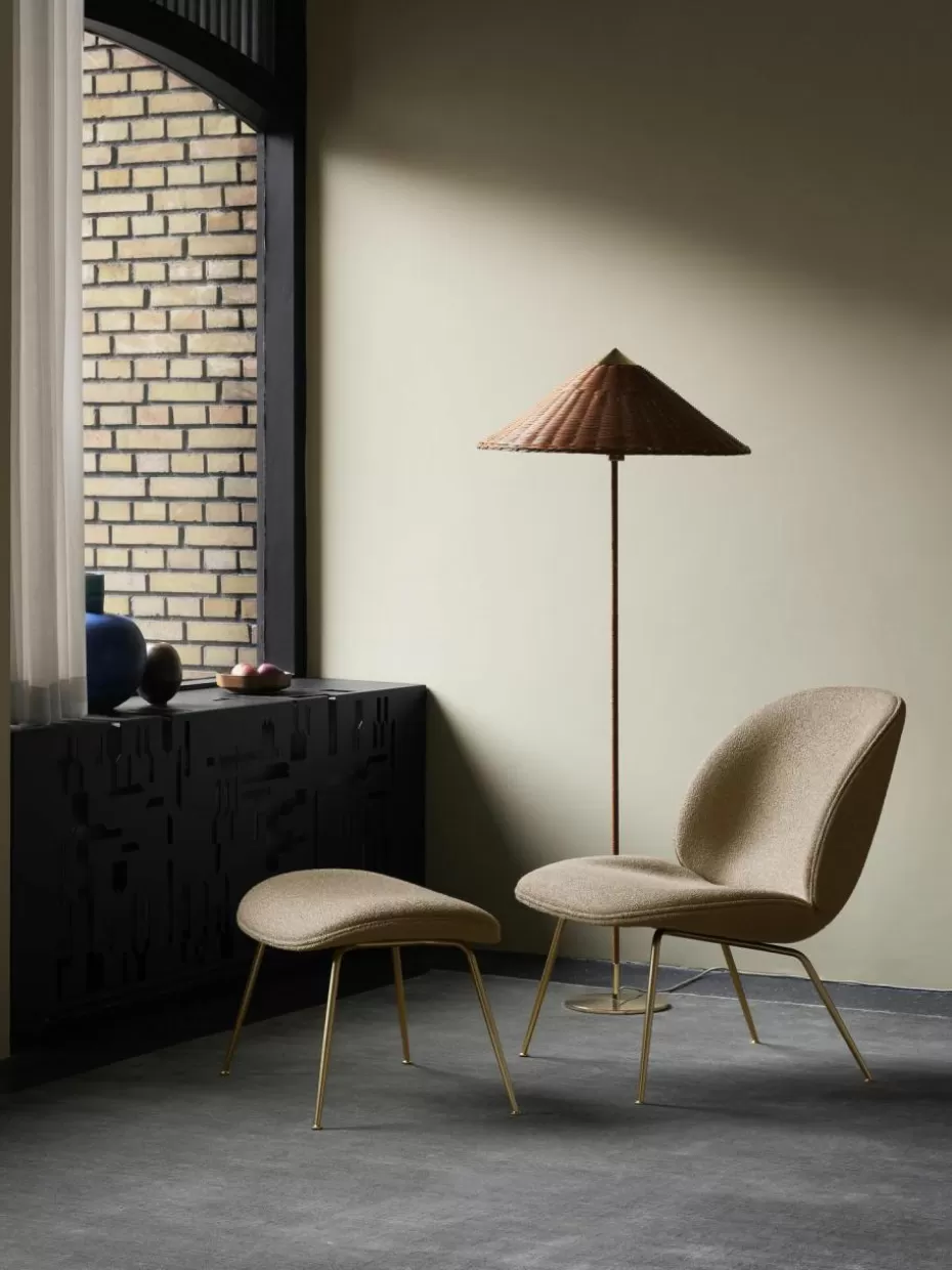 Sessel-GUBI Loungesessel Beetle Webstoff Beige, Goldfarben glänzend