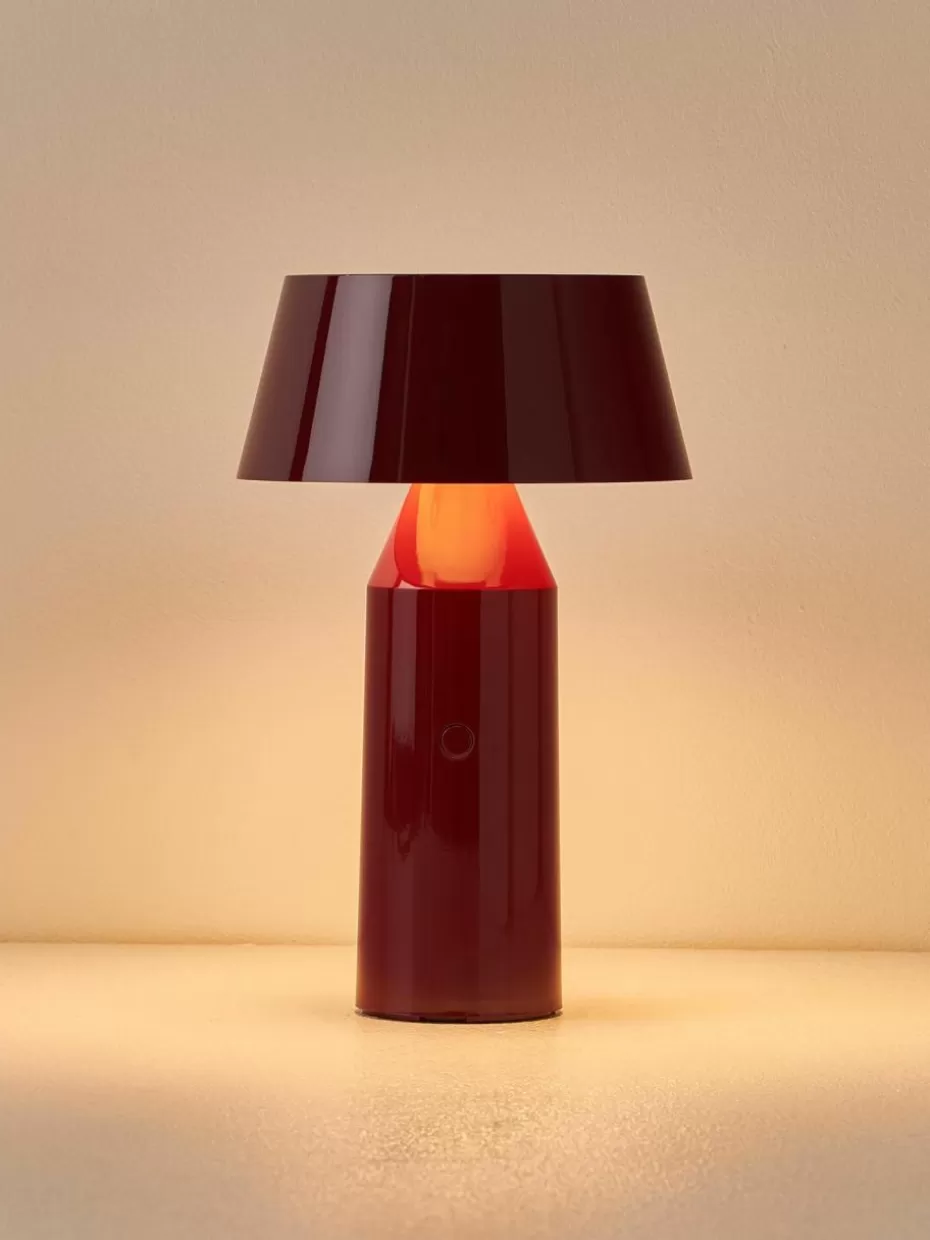 Kabellose Tischlampen-Marset Mobile LED-Tischlampe Bicoca mit verstellbarem Lampenschirm, dimmbar Weinrot glänzend, Korallrot
