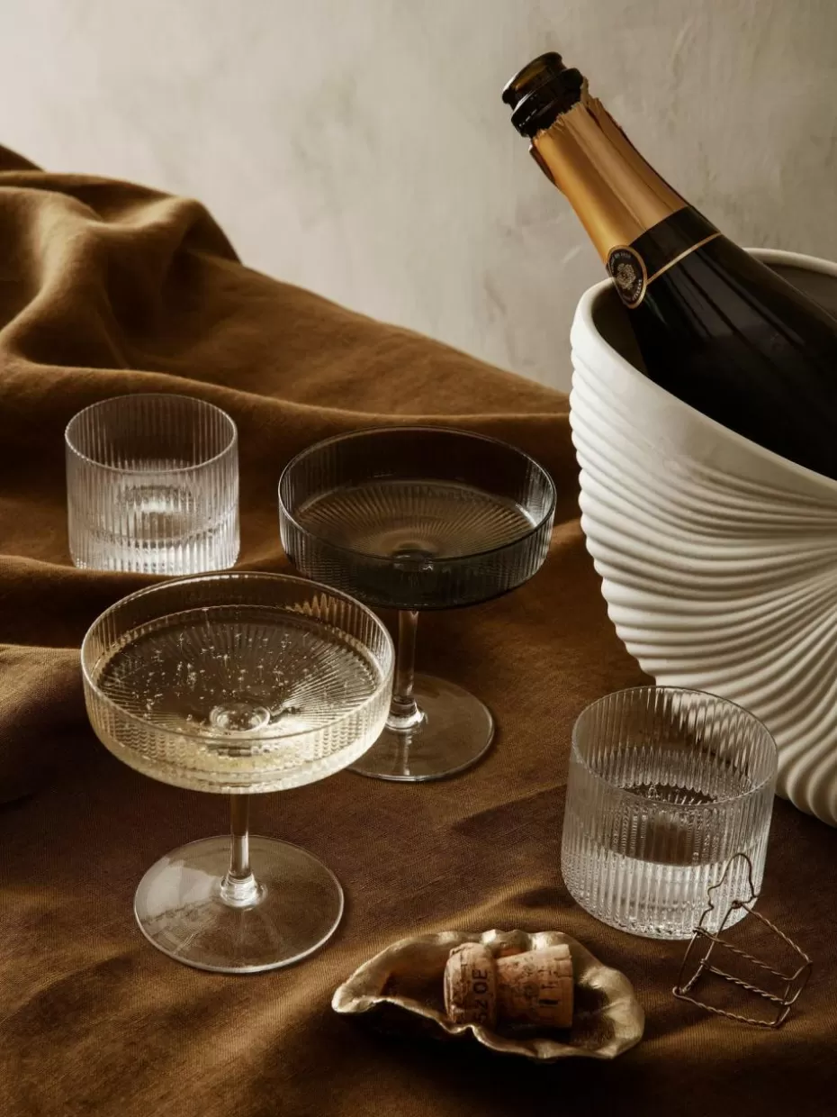 Champagner- & Sektgläser-ferm LIVING Mundgeblasene Champagnerschalen Ripple mit Rillenrelief, 2 Stück Grau, transparent und glänzend