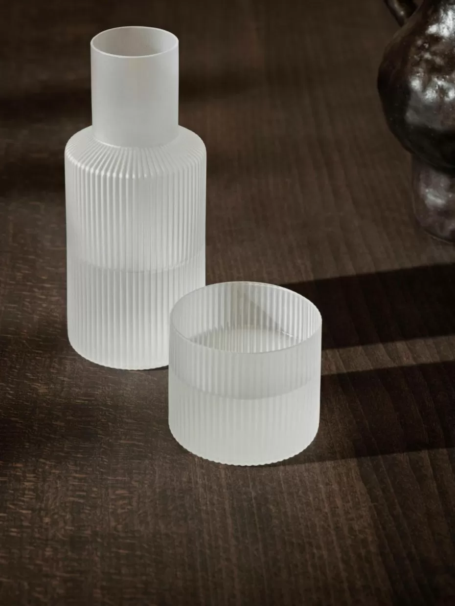 Kannen & Karaffen | Wassergläser-ferm LIVING Mundgeblasene kleine Karaffe Ripple mit Wasserglas, 2er-Set Semi-transparent, matt