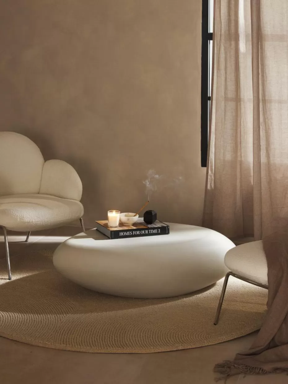 Couchtische-Westwing Collection Niedriger Couchtisch Pietra in organischer Form Beige