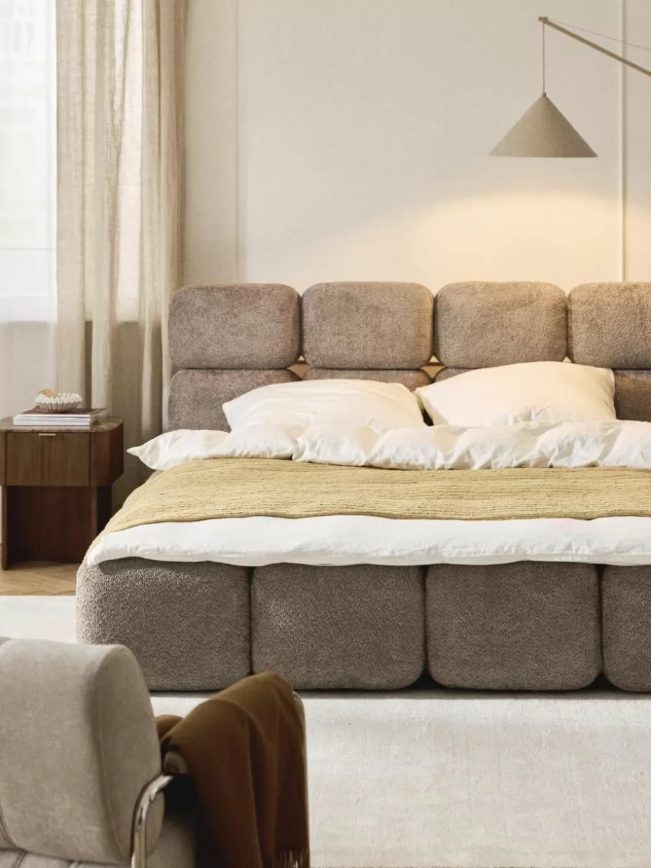 Betten-Westwing Collection Polsterbett Tayla aus Teddy-Bouclé mit Stauraum Teddy-Bouclé Taupe