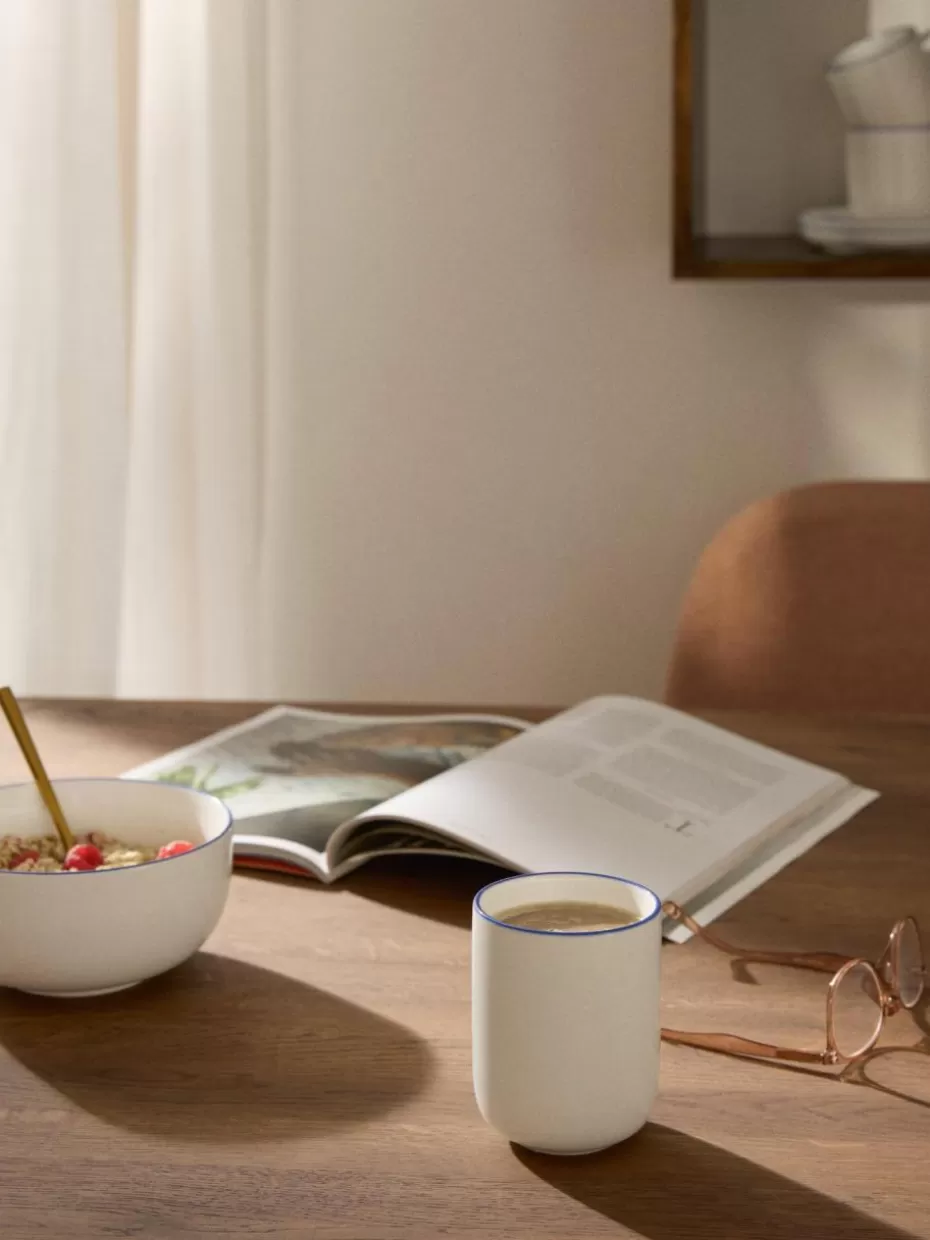 Tassen | Geschirrserien-Westwing Collection Porzellan-Kaffeebecher Facile, 2 Stück Off White mit dunkelblauem Rand