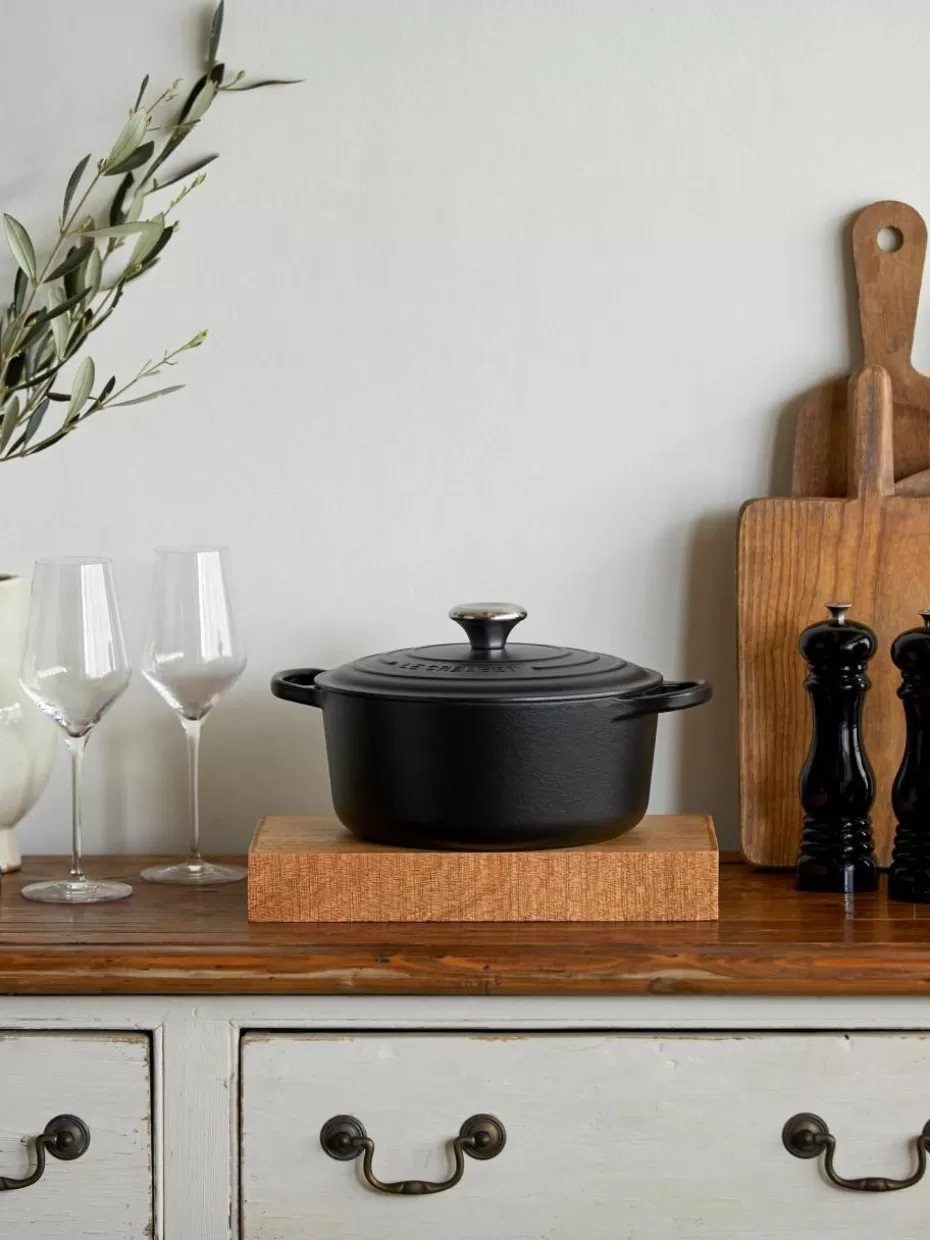 Töpfe-Le Creuset Runder Bräter Signature Collection aus Gusseisen Schwarz, Silberfarben