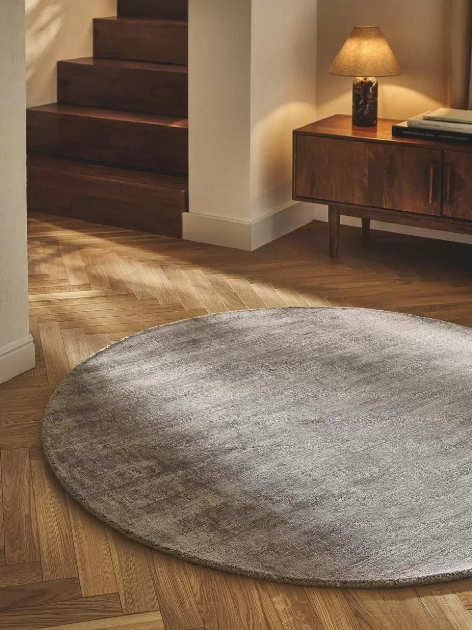 Runde Teppiche-Westwing Collection Runder Viskoseteppich Jane, handgewebt Taupe