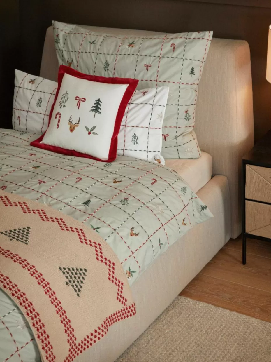 Weihnachtliche Decken & Plaids | Decken & Plaids-Westwing Collection Strickdecke Kristian mit weihnachtlichem Motiv