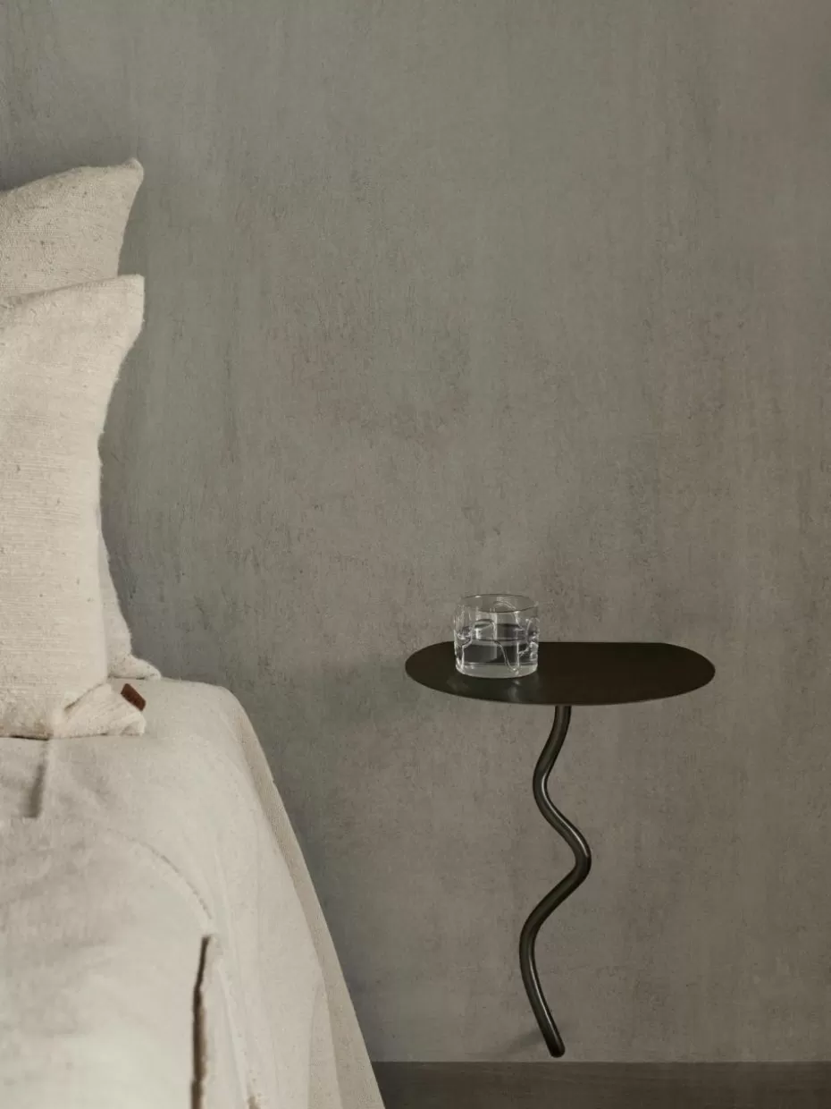 Nachttische | Beistelltische-ferm LIVING Wand-Beistelltisch Curvature aus Messing Schwarz, matt