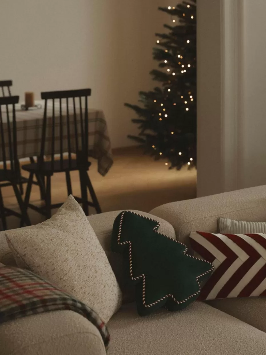 Weihnachtskissen | Festliche Eleganz-Westwing Collection Weihnachtsbaum-Dekokissen Ziva aus Samt Dunkelgrün